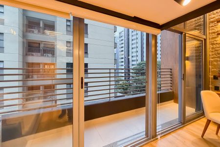 Varanda de kitnet/studio à venda com 1 quarto, 33m² em Vila Mariana, São Paulo