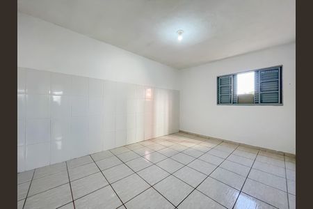 Quarto de casa para alugar com 1 quarto, 35m² em Helena Maria, Osasco
