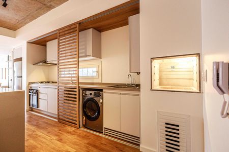 Apartamento para alugar com 111m², 2 quartos e 1 vagaÁrea de Serviço