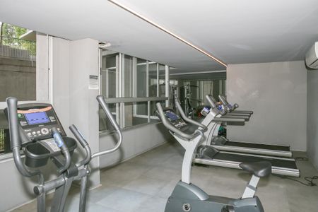 Apartamento para alugar com 167m², 2 quartos e 3 vagas Apartamento para alugar com 167m², 2 quartos e 3 vagasÁrea comum - Academia