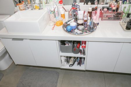 Apartamento para alugar com 167m², 2 quartos e 3 vagas Apartamento para alugar com 167m², 2 quartos e 3 vagasBanheiro da Suíte 1