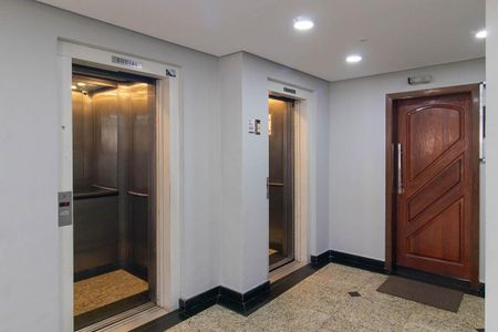 Apartamento à venda com 74m², 3 quartos e 2 vagasElevadores