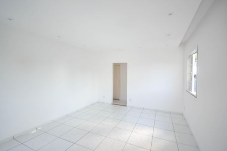 Casa para alugar com 2 quartos, 200m² em Jardim Alvorada, Nova Iguaçu