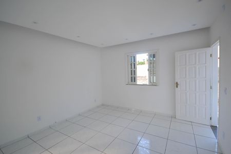 Casa para alugar com 2 quartos, 200m² em Jardim Alvorada, Nova Iguaçu