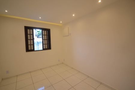 Casa para alugar com 2 quartos, 200m² em Jardim Alvorada, Nova Iguaçu