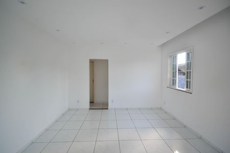 Casa para alugar com 2 quartos, 200m² em Jardim Alvorada, Nova Iguaçu