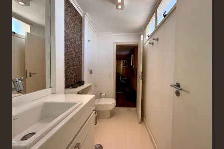 Apartamento à venda com 320m², 4 quartos e 4 vagasBanheiro Estúdio 