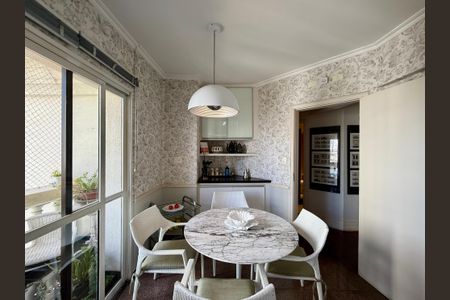 Apartamento à venda com 320m², 4 quartos e 4 vagasCozinha 