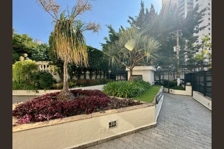 Apartamento à venda com 320m², 4 quartos e 4 vagasEntrada