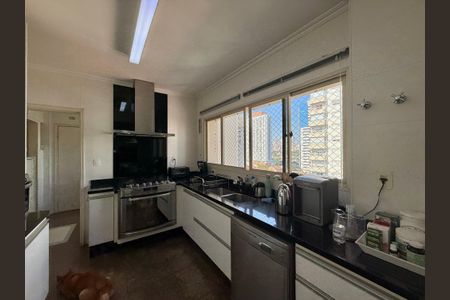 Apartamento à venda com 320m², 4 quartos e 4 vagasCozinha 