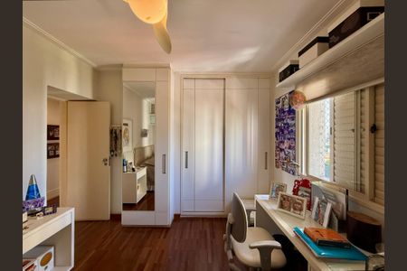 Apartamento à venda com 320m², 4 quartos e 4 vagasQuarto 2
