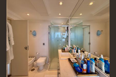 Apartamento à venda com 320m², 4 quartos e 4 vagasBanheiro Suíte 