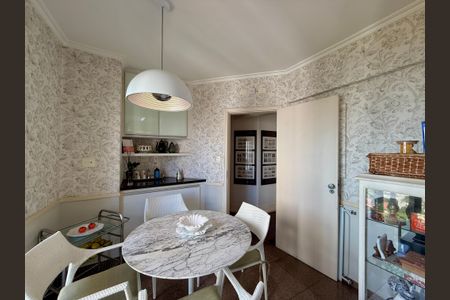 Apartamento à venda com 320m², 4 quartos e 4 vagasCozinha 