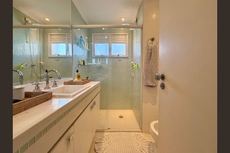 Apartamento à venda com 320m², 4 quartos e 4 vagasBanheiro Social 