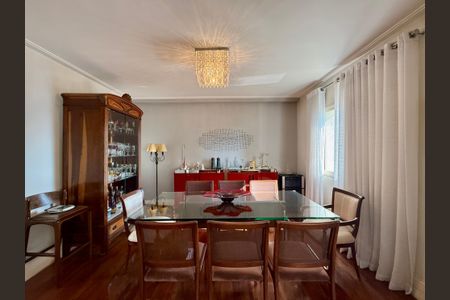 Apartamento à venda com 320m², 4 quartos e 4 vagasSala