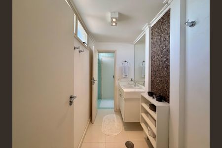 Apartamento à venda com 320m², 4 quartos e 4 vagasBanheiro Estúdio 
