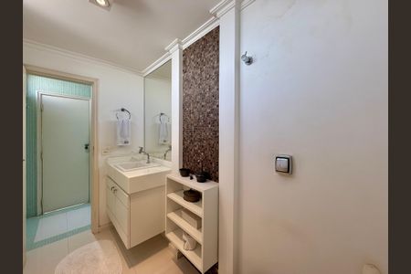 Apartamento à venda com 320m², 4 quartos e 4 vagasBanheiro Estúdio 
