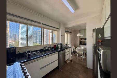 Apartamento à venda com 320m², 4 quartos e 4 vagasCozinha 