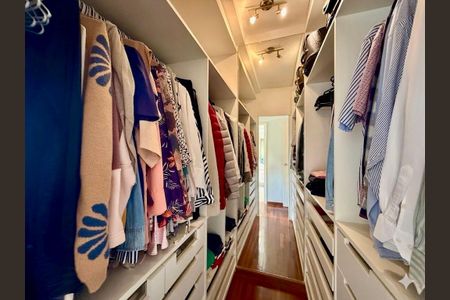 Apartamento à venda com 320m², 4 quartos e 4 vagasCloset Suíte 