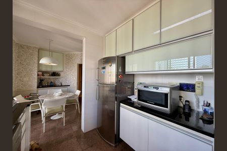 Apartamento à venda com 320m², 4 quartos e 4 vagasCozinha 