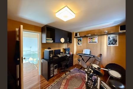 Apartamento à venda com 320m², 4 quartos e 4 vagasEstúdio 