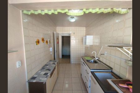 Cozinha de apartamento para alugar com 1 quarto, 44m² em Jardim Dona Leopoldina, Porto Alegre