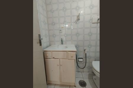 Banheiro de apartamento para alugar com 1 quarto, 44m² em Jardim Dona Leopoldina, Porto Alegre