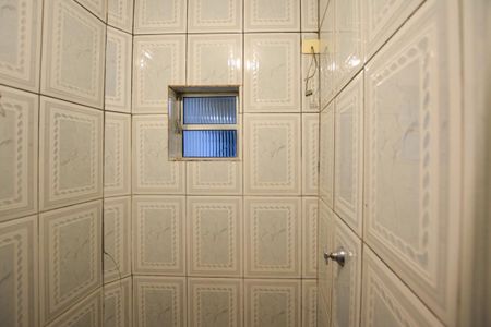Casa para alugar com 200m², 2 quartos e 2 vagasBanheiro social