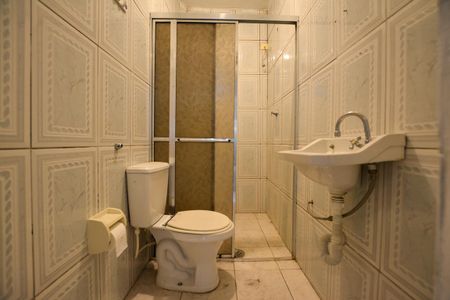 Casa para alugar com 200m², 2 quartos e 2 vagasBanheiro social