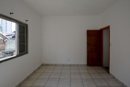 Casa para alugar com 200m², 2 quartos e 2 vagasQuarto