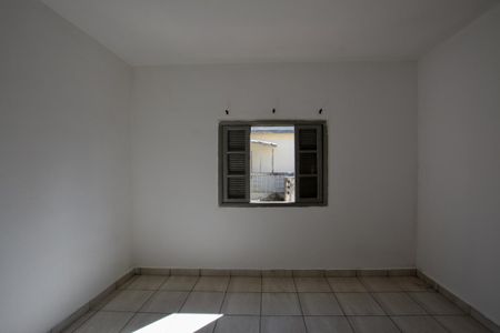 Casa para alugar com 200m², 2 quartos e 2 vagasQuarto