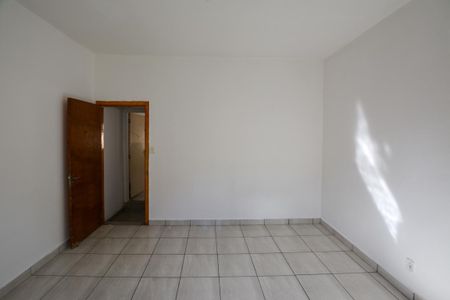 Casa para alugar com 200m², 2 quartos e 2 vagasQuarto
