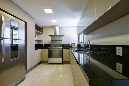 Cozinha de apartamento para alugar com 3 quartos, 189m² em Passo d’Areia, Porto Alegre