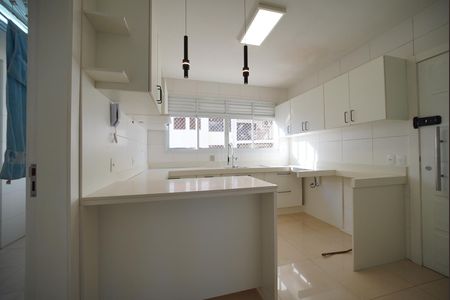 Apartamento para alugar com 206m², 4 quartos e 3 vagasCozinha