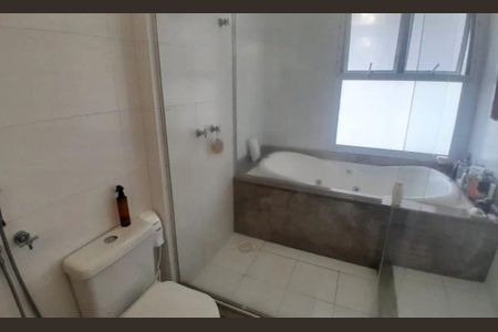 Apartamento para alugar com 206m², 4 quartos e 3 vagasBanheiro