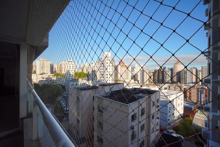 Apartamento para alugar com 206m², 4 quartos e 3 vagasVista da Suíte 1