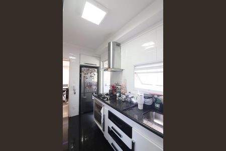 Apartamento à venda com 107m², 2 quartos e 2 vagasCozinha 