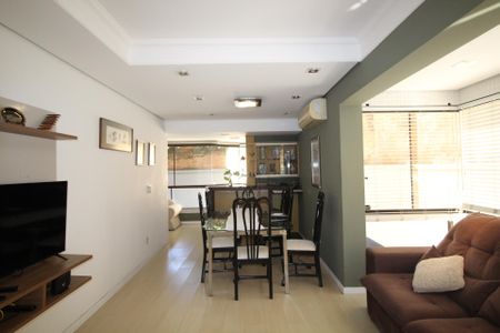 Apartamento à venda com 114m², 2 quartos e 2 vagasSala