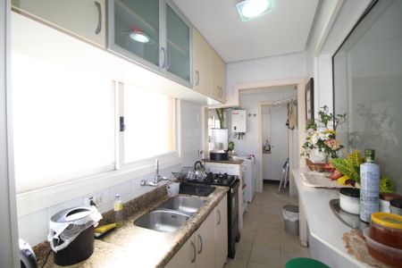 Apartamento à venda com 114m², 2 quartos e 2 vagasCozinha