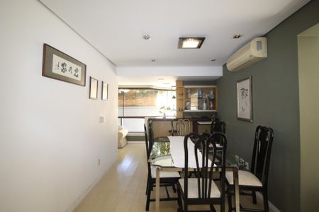 Apartamento à venda com 114m², 2 quartos e 2 vagasSala