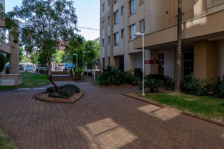 Apartamento para alugar com 69m², 2 quartos e 1 vagaÁrea comum-Corredor entre os blocos/Jardim