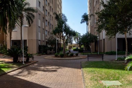 Apartamento para alugar com 69m², 2 quartos e 1 vagaÁrea comum-Corredor entre os blocos/Jardim