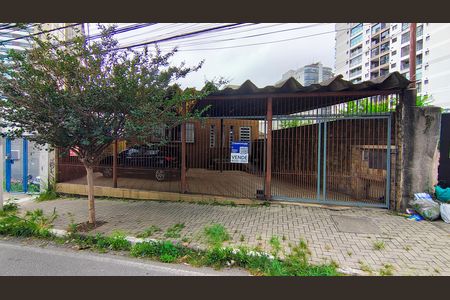 Casa à venda com 137m², 3 quartos e 4 vagas Casa à venda com 137m², 3 quartos e 4 vagasFachada