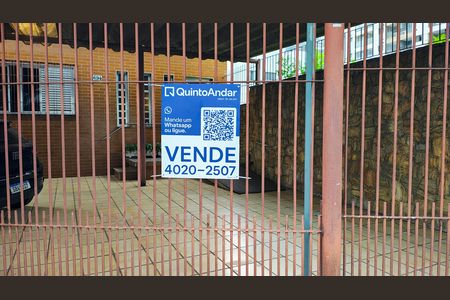 Casa à venda com 137m², 3 quartos e 4 vagas Casa à venda com 137m², 3 quartos e 4 vagasplaca
