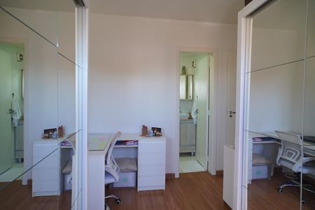 Quarto suíte  de apartamento à venda com 2 quartos, 50m² em Passo das Pedras, Porto Alegre
