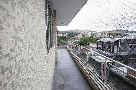 Apartamento para alugar com 100m², 2 quartos e 2 vagasVaranda da Sala