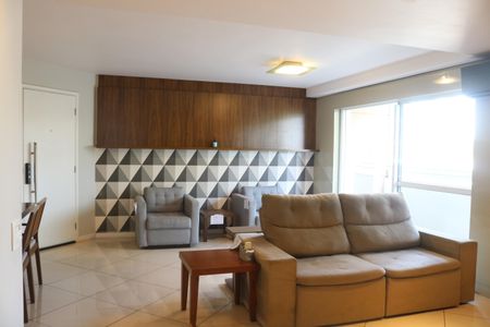 Apartamento à venda com 104m², 2 quartos e 2 vagasSala