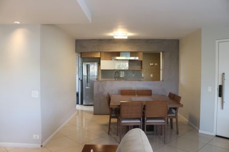 Apartamento à venda com 104m², 2 quartos e 2 vagasSala