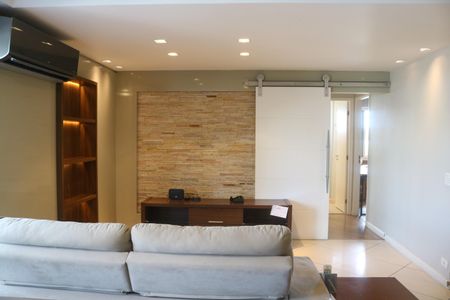 Apartamento à venda com 104m², 2 quartos e 2 vagasSala