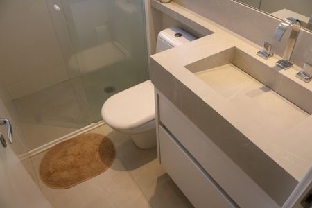 Apartamento à venda com 104m², 2 quartos e 2 vagasBanheiro 1